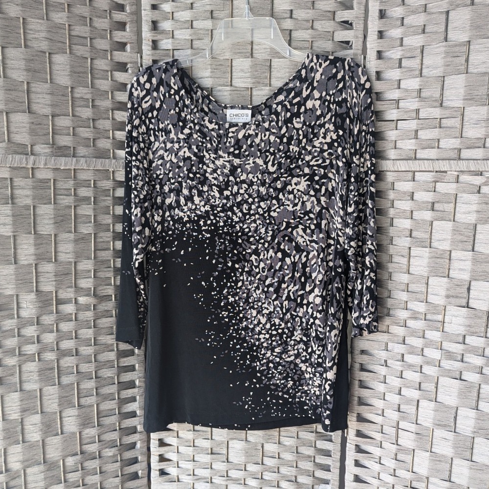 Chico's Travelers Top Black Grey Abstract Animal Print Sz 2 (L) Slinky Stretchy